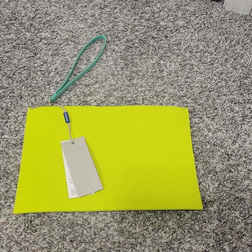 NWT Rothy's Citrus Wristler